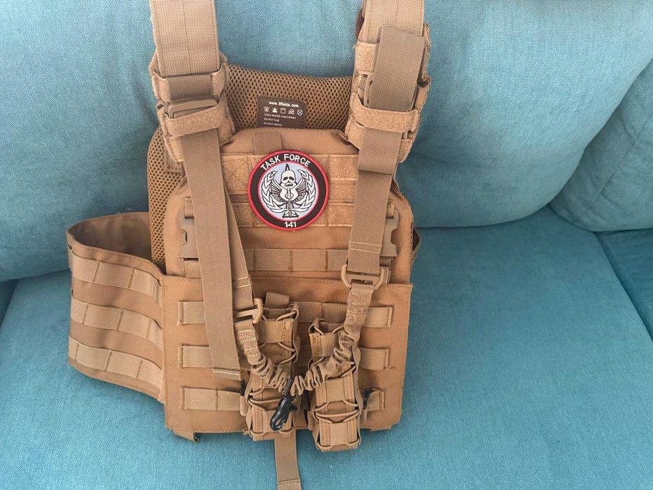 Vestă tactică airsoft MOLLE plate carrier + pouch-uri coyote brown