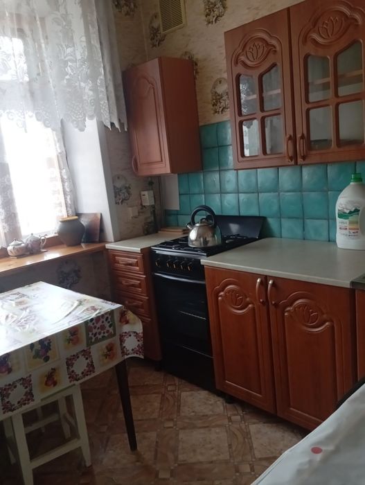 Сдам на длительный срок однокомнатную благоустроенную кв в центре