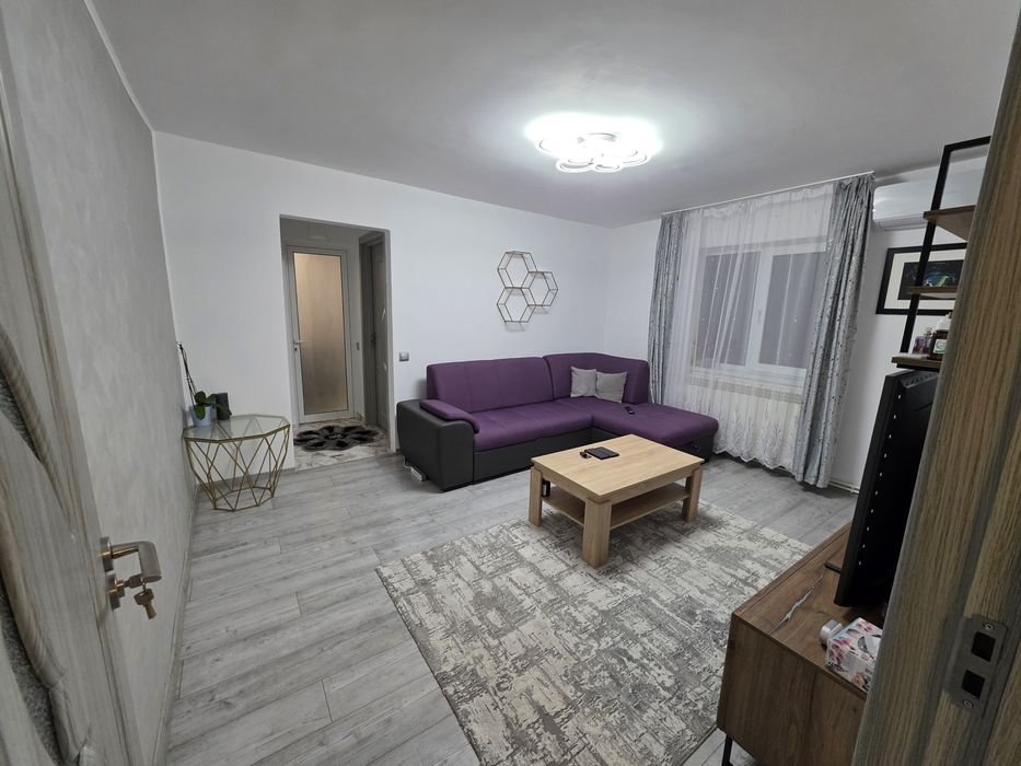 Apartament 2 camere renovat micro 6, loc de parcare inclus