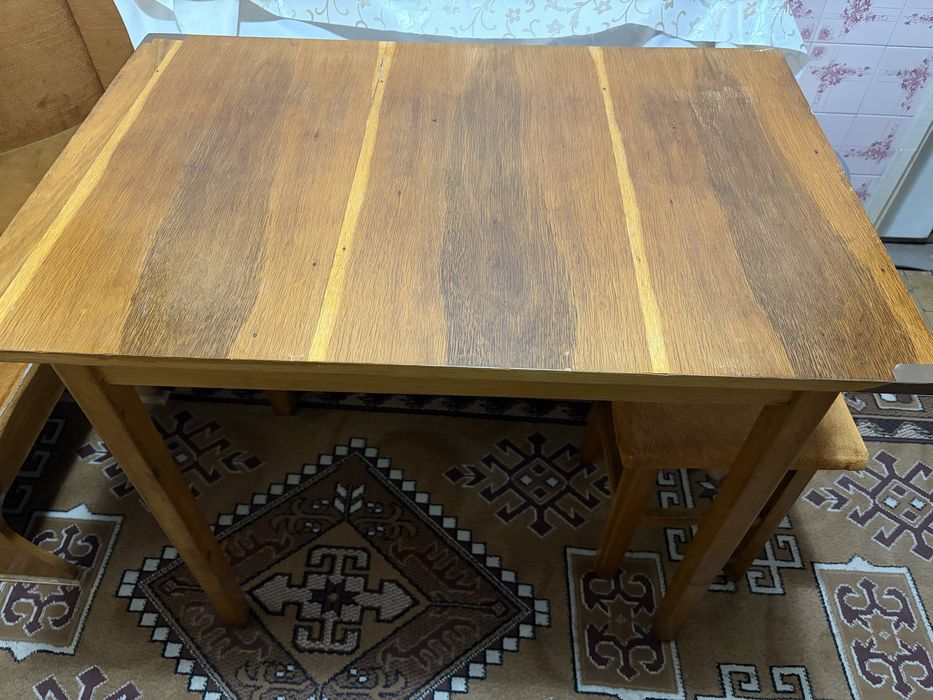 Vand mobila de bucatarie din lemn
