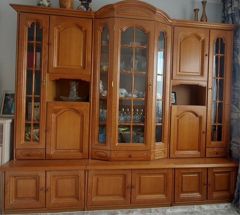 Стенка (сервант шкаф)