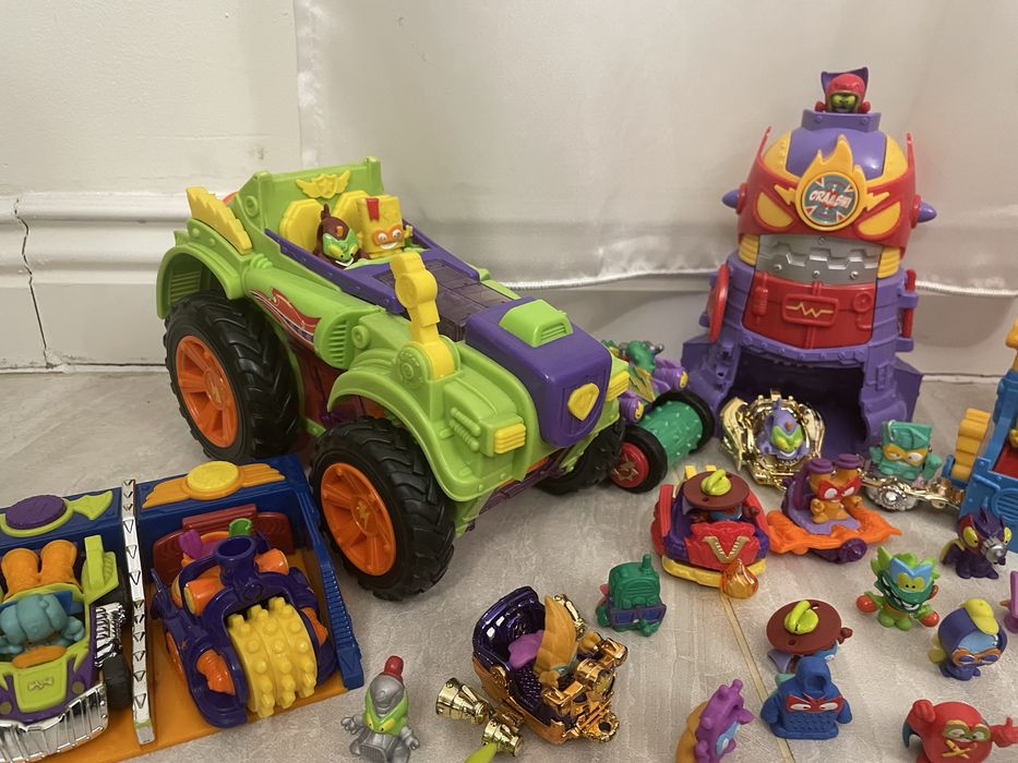 Set foarte complet Superzings