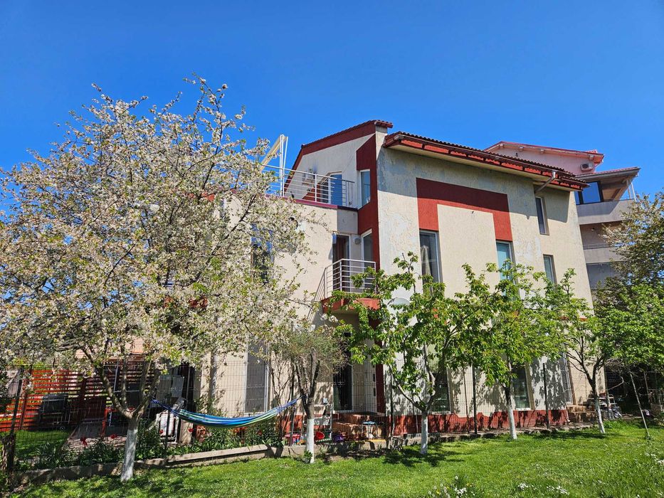 Vila P+2 pe malul lacului Siutghiol - Mamaia-Sat