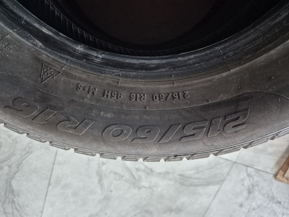 Vând cauciucuri 215/60/16 M+S set complet imp Germania//Pirelli//