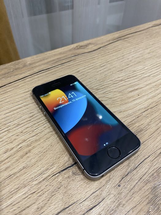 Айфон se 2016 года