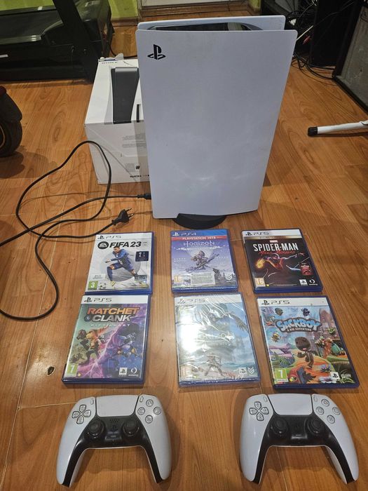 PS 5 Playstation 5   с диск и 6 игри