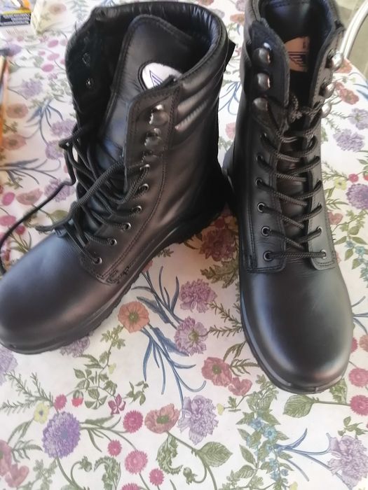 Чисто нови обувки тип Кубинки размер 43