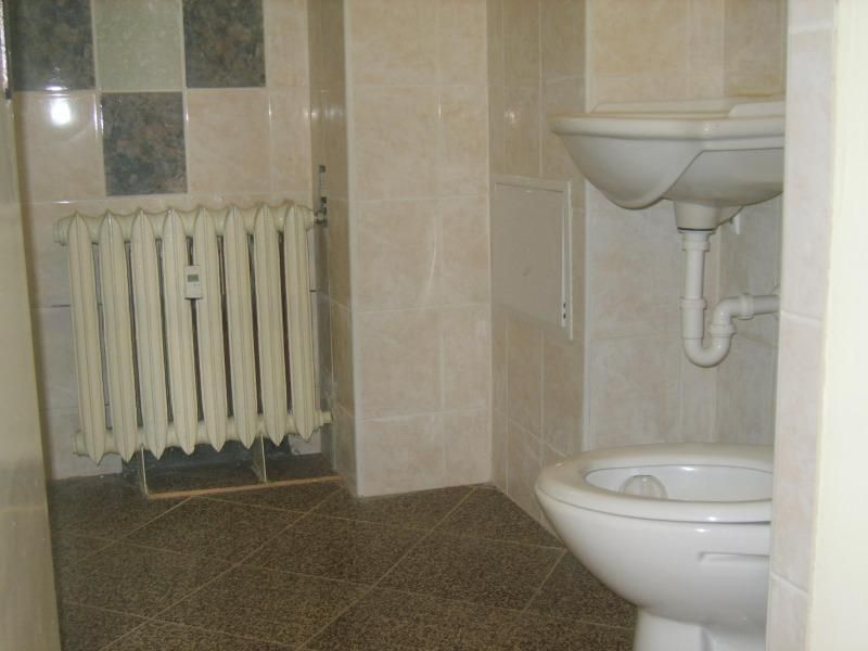 Дава се под наем Двустаен апартамент в Пловдив, Кършияка - 60 кв.м за 331.5 € - Снимка #3