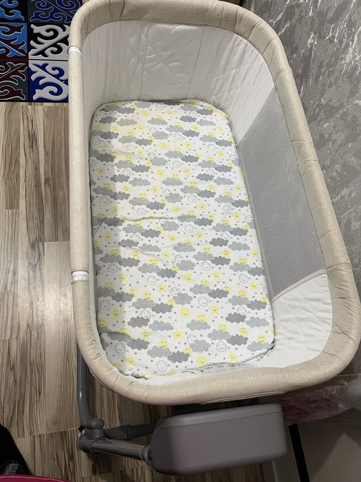 Продам электрический манеж