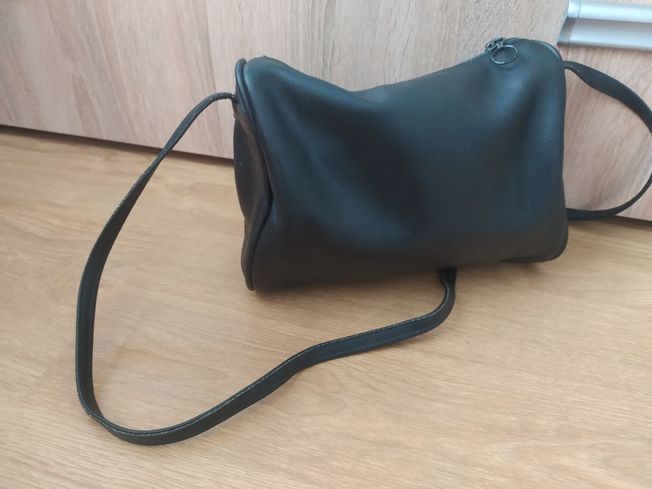 Кожена чанта с дълга дръжка