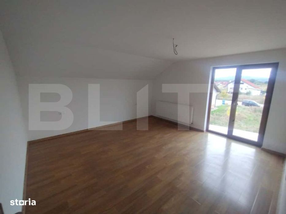 Casa de 140 mp, pe 2 nivele, 4 camere, oras Beclean