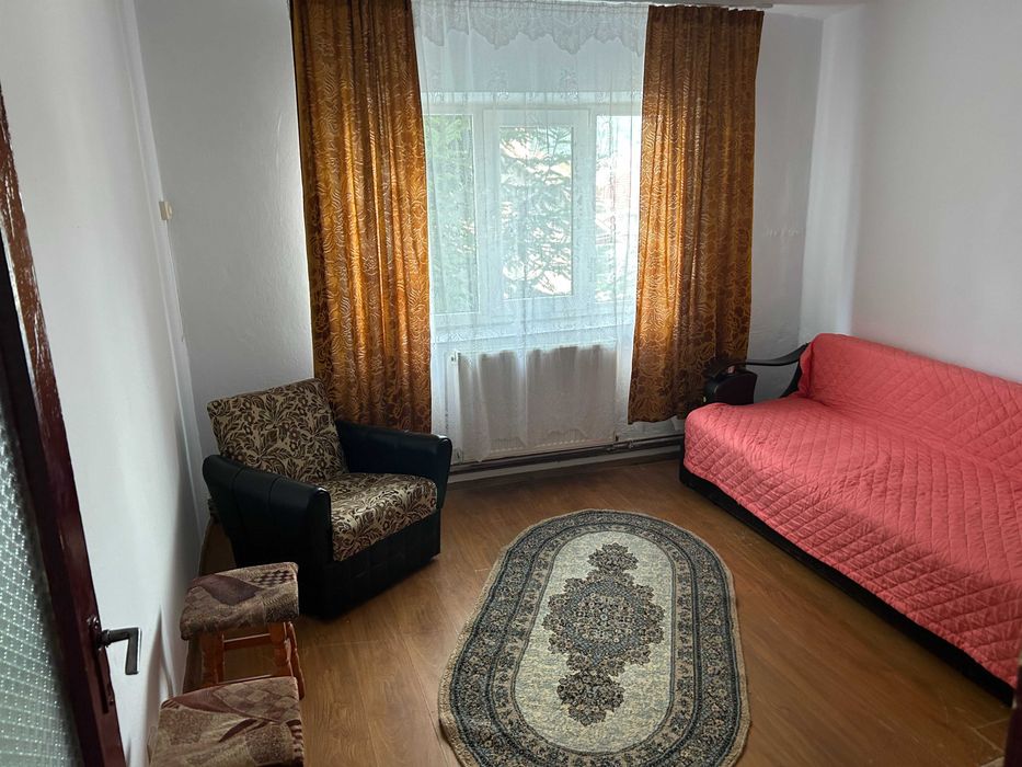 Apartament 2 camere decomandat de inchiriat str.lt calin bistrita
