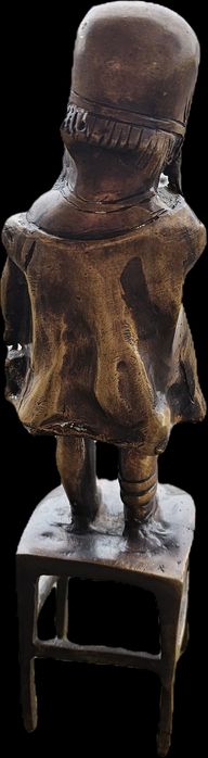 Антикварна бронзова фигура „Момиче на стол“ – 29 см, Belle Époque