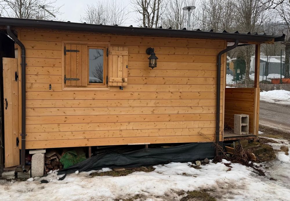 Casuta din lemn cu terasa 5m / 2m