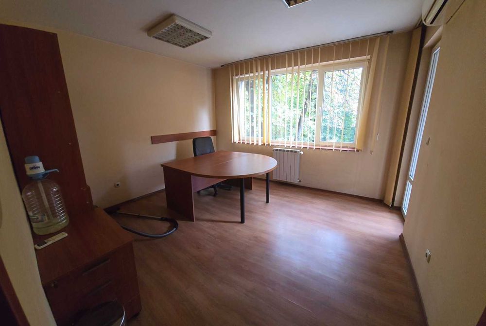 Дава се под наем Офис в София, Гоце Делчев - 250 кв.м за 950 € - Снимка #3