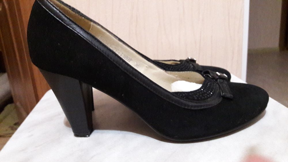 Туфли из замши черные