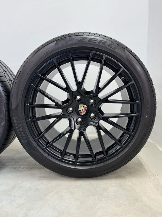 Jante Porsche Cayenne R21 E3 9Y Facelift Spyder Negru Originale Pirelli de vara 2024 90%