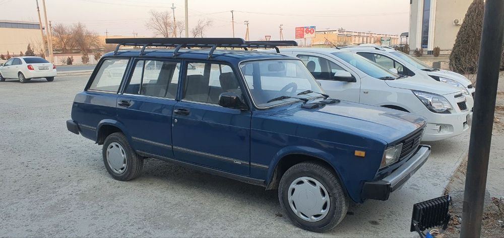 Ваз 2104 сотилади
Йили. 2001-йил 
Метан бор  2 та 30 тали
Матор 03  ян
