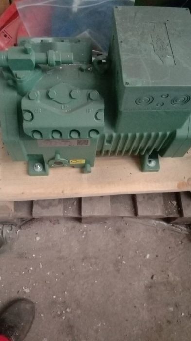 Продам Компрессор для холодилнова оборудование