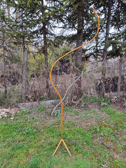 Метални арки и маса под наем