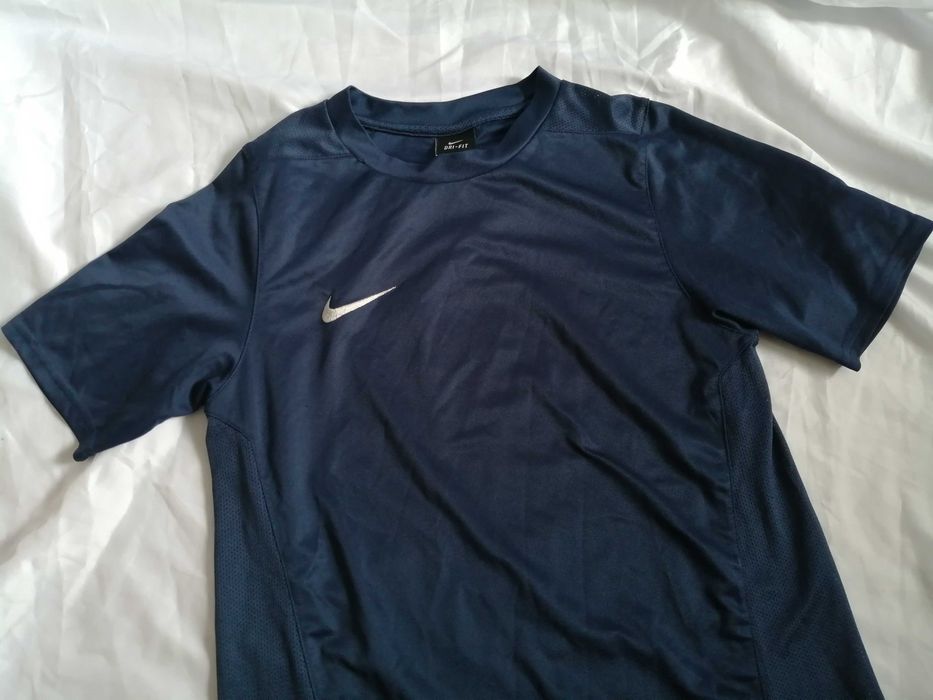 Nike DRI-FIT оригинална момчешка тениска р-р L - за 12-13 годишни, ръст около 152-158 см