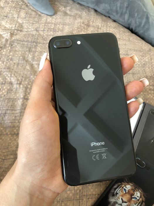 Продам Iphone 8+ 64GB space grey