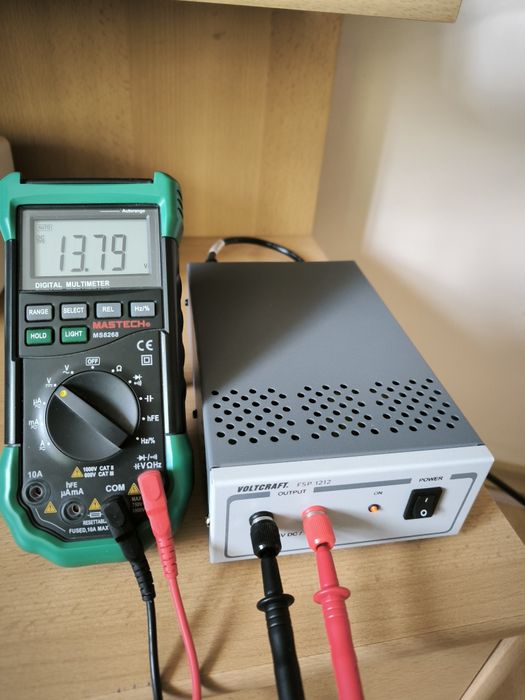 Стабилизиран токоизправител VOLTCRAFT FSP 1212 Настолен захранващ блок 11 - 15 V DC 12 A