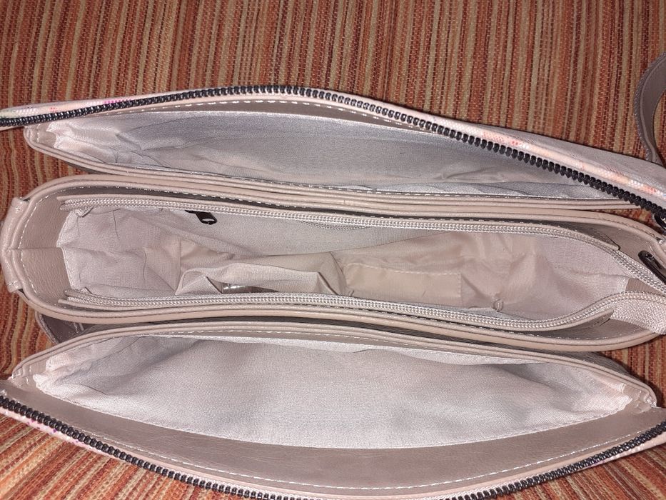 Нова дамска чанта българско производство