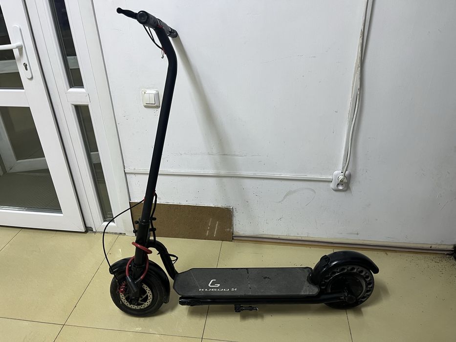 Продам электросамокат Kugoo s4