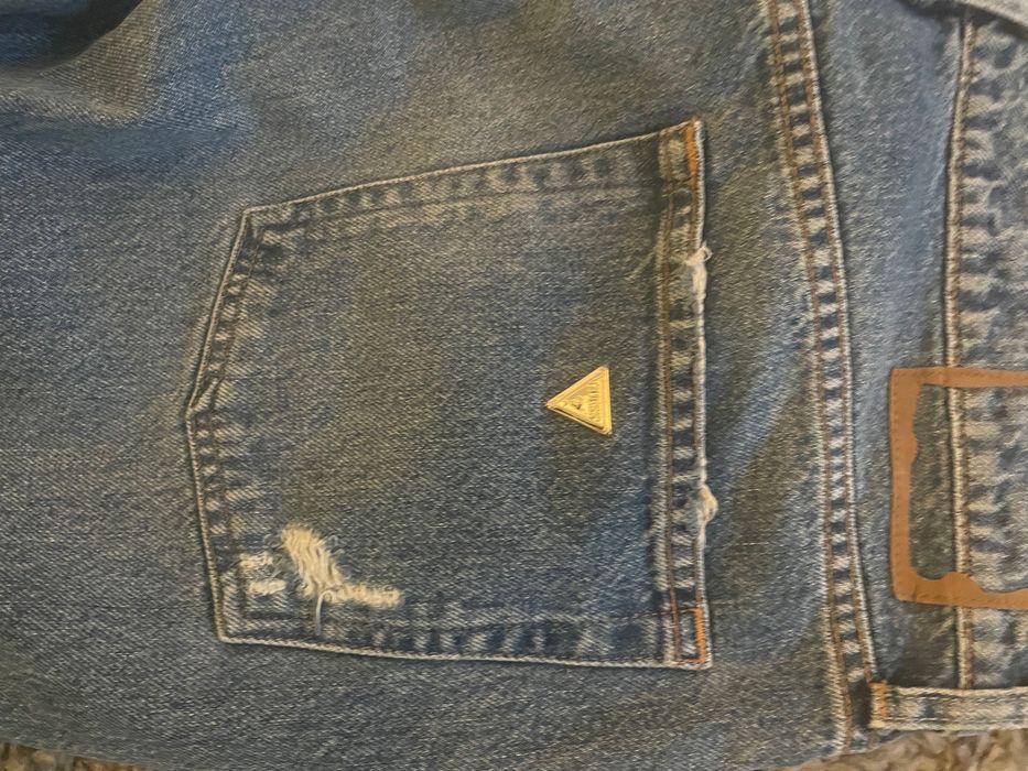 Нови дънки guess голям размер