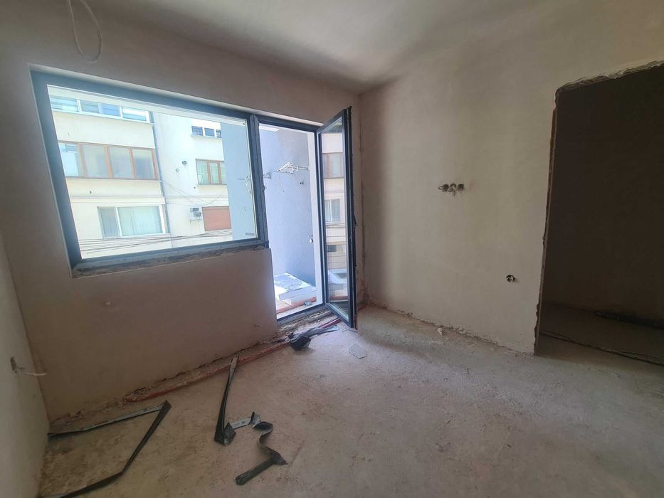 Продава се Тристаен апартамент в Хасково, Любен Каравелов - 119 кв.м за 999 €/кв.м - Снимка #4