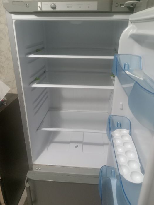 Холодильник и прихожую