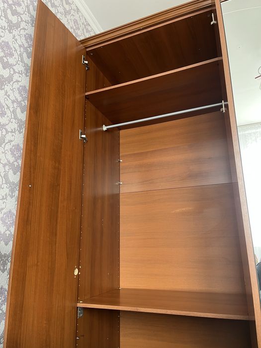 Продам шкаф и кровать.