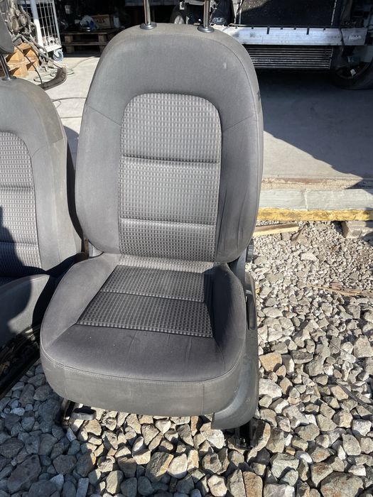 седалки от Audi Q3 8U0
