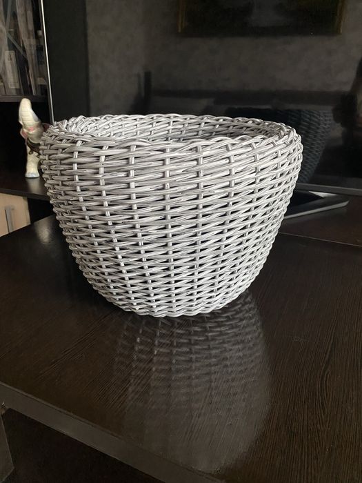 Кашпо из ротанга