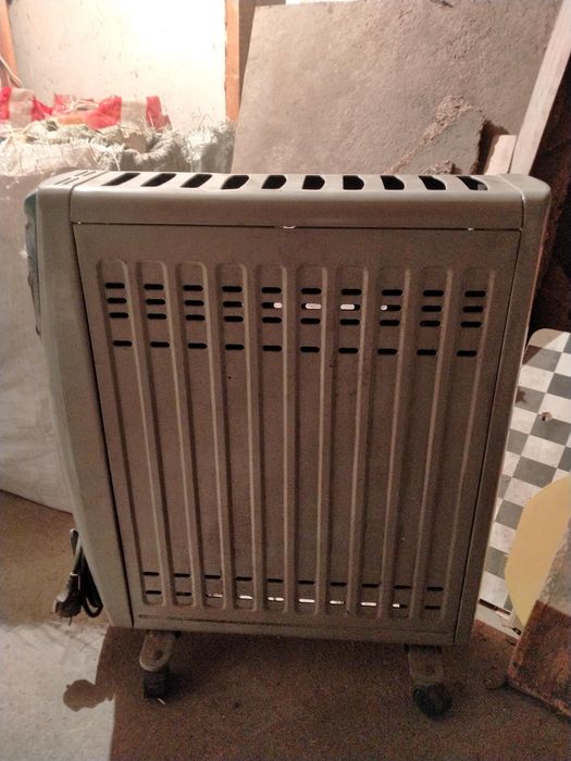 Обогреватель масляный.