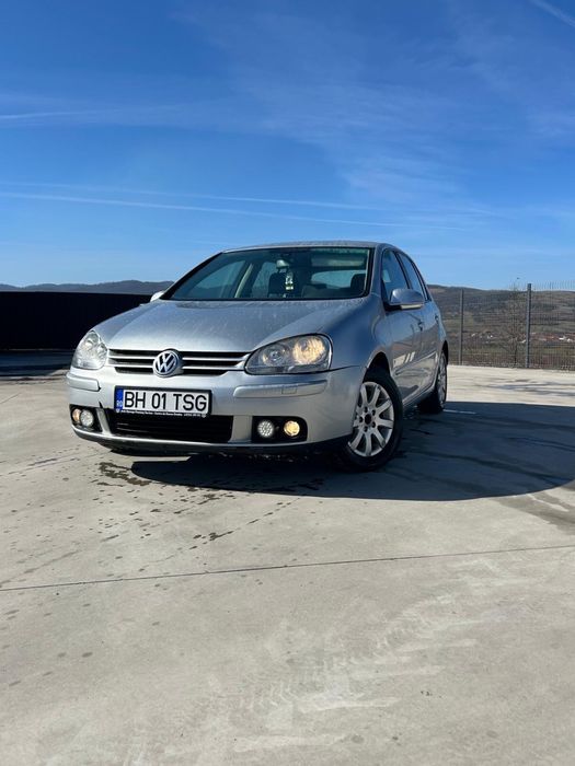 Vând Volkswagen Golf 5