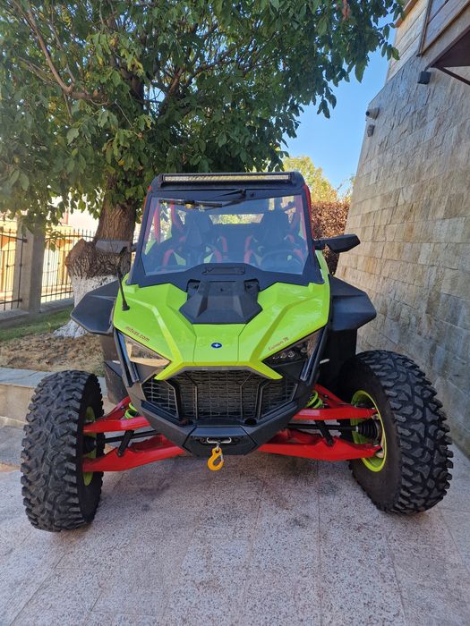 Продавам Polaris RZR