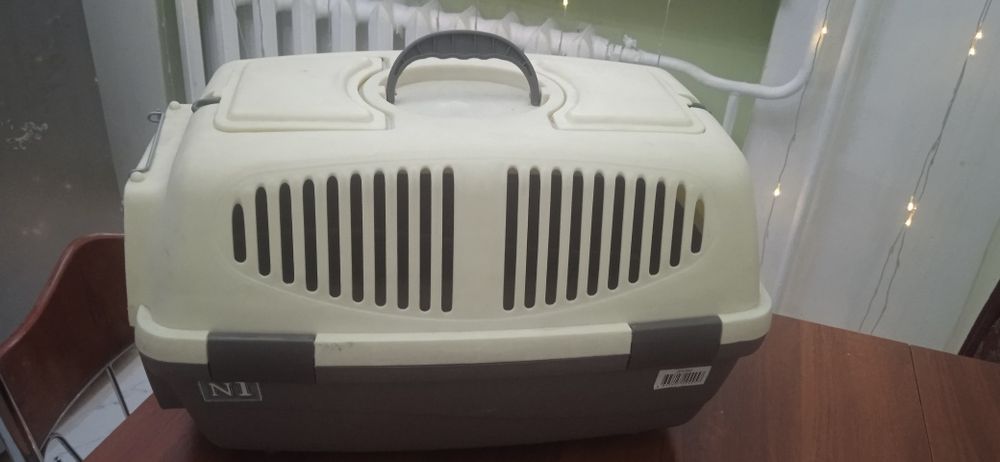 Продам переноску для кошек