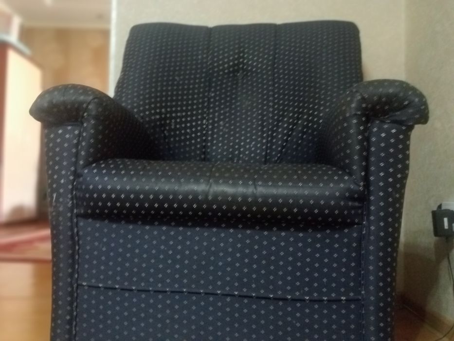 Диван  и  кресло