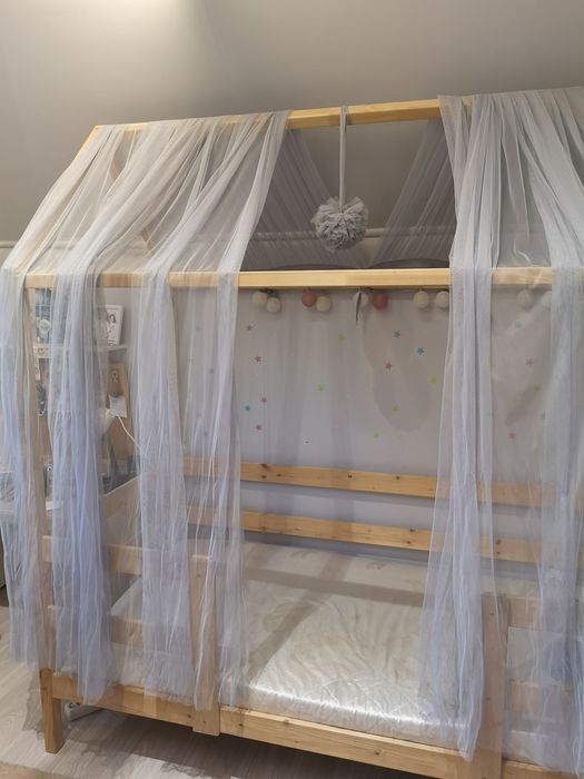 Детская кроватка домик