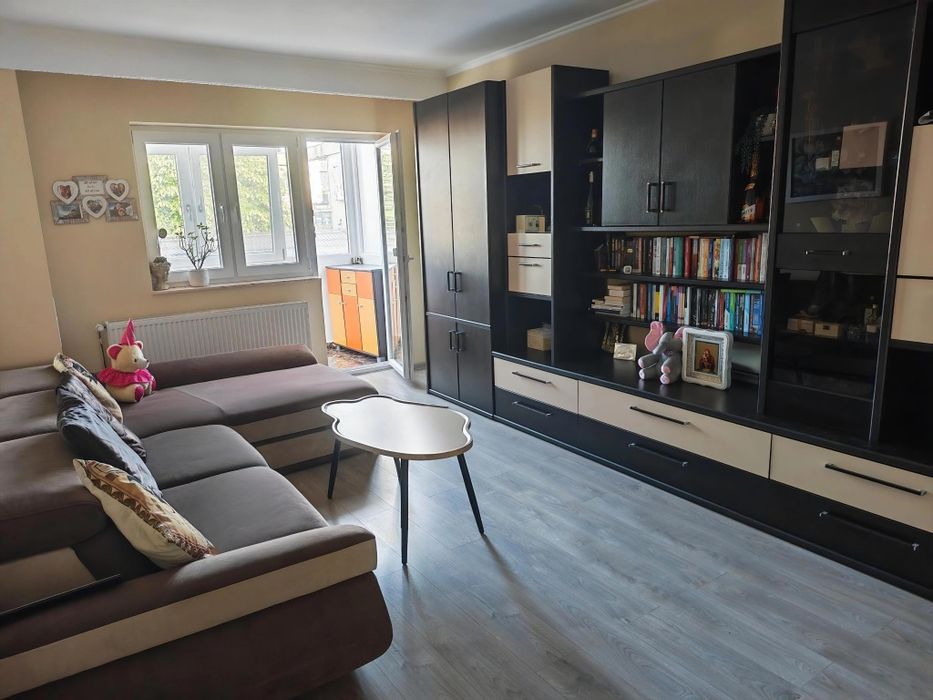 Apartament cu 3 camere
