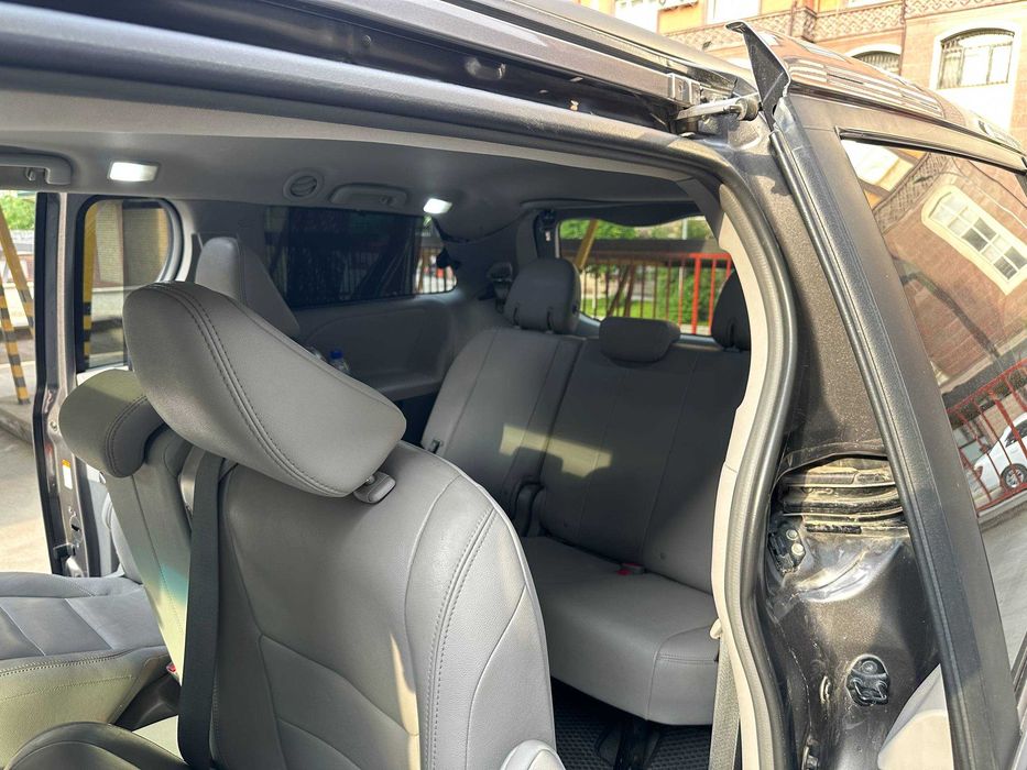 Toyota Sienna 2018 Срочная продажа