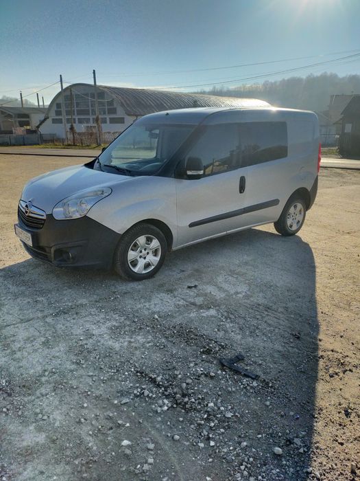 Vând autoutilitară Opel Combo