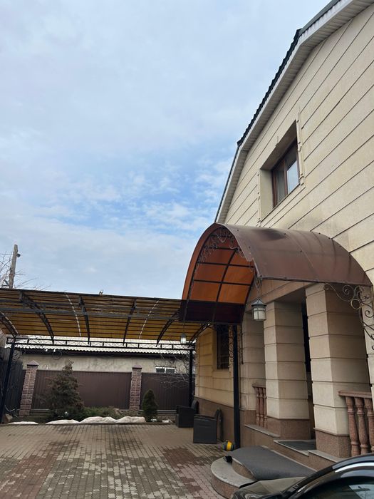 Готовый хороший навес