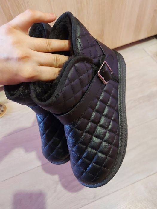 Продам угги новые