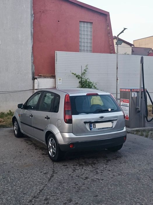 FORD Fiesta 2005 — imagine 2
