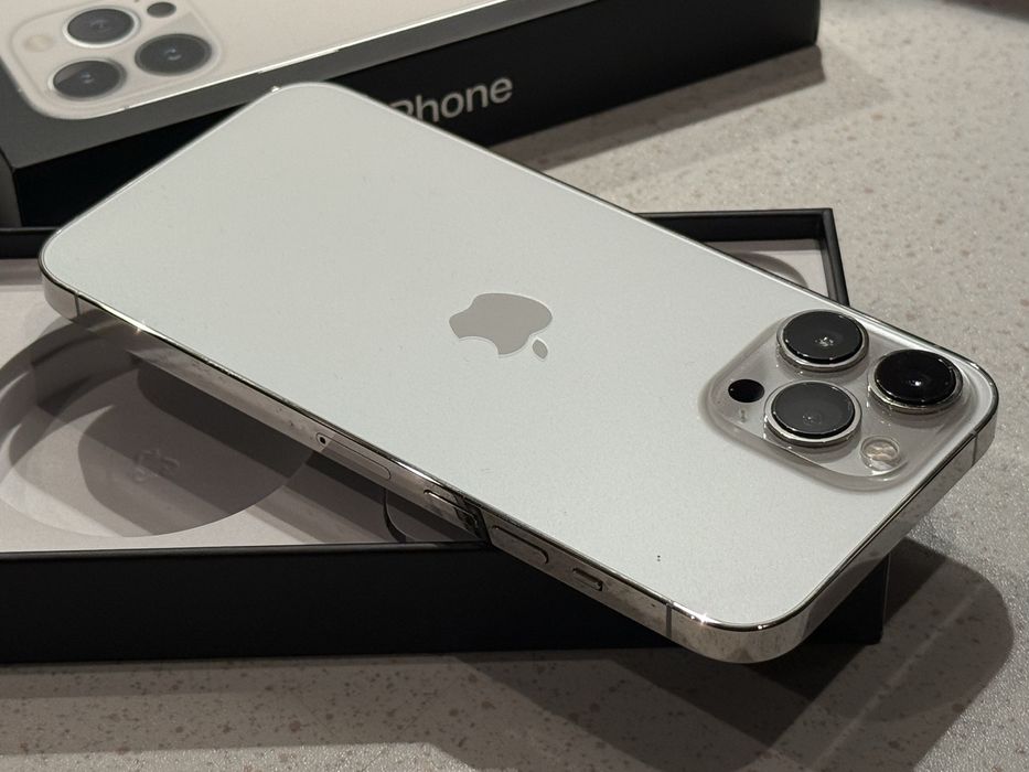 iPhone 13 Pro Max 256GB Silver (Бял) – Перфектен, 100% Батерия!