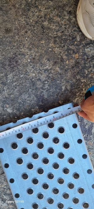 Scari zincate pe comanda și rigole de rezistenta