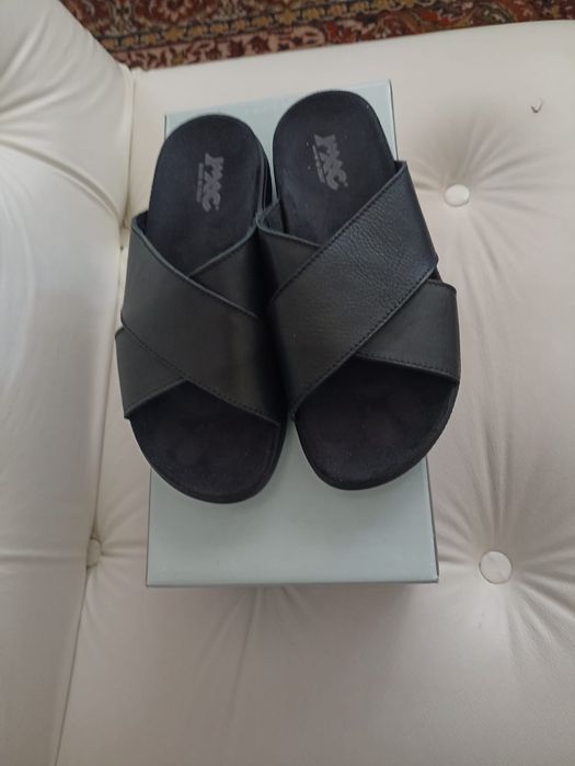 Продам мужские шлепанцы
